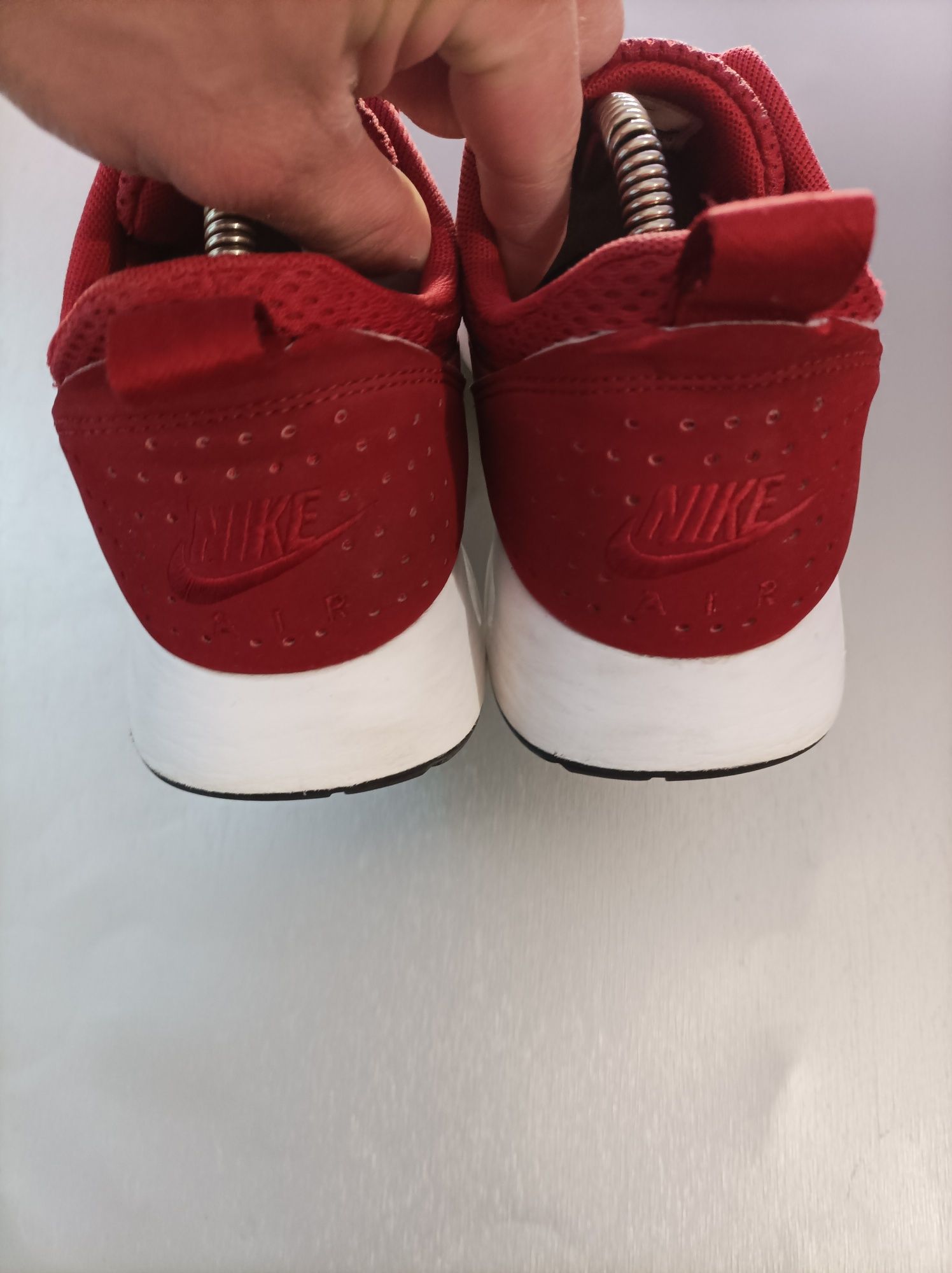 Кроссовки Nike Air Max Tavas Red
ОРИГИНАЛ 
Отлично подходят для заняти