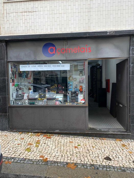 Vende-se loja centro do Porto