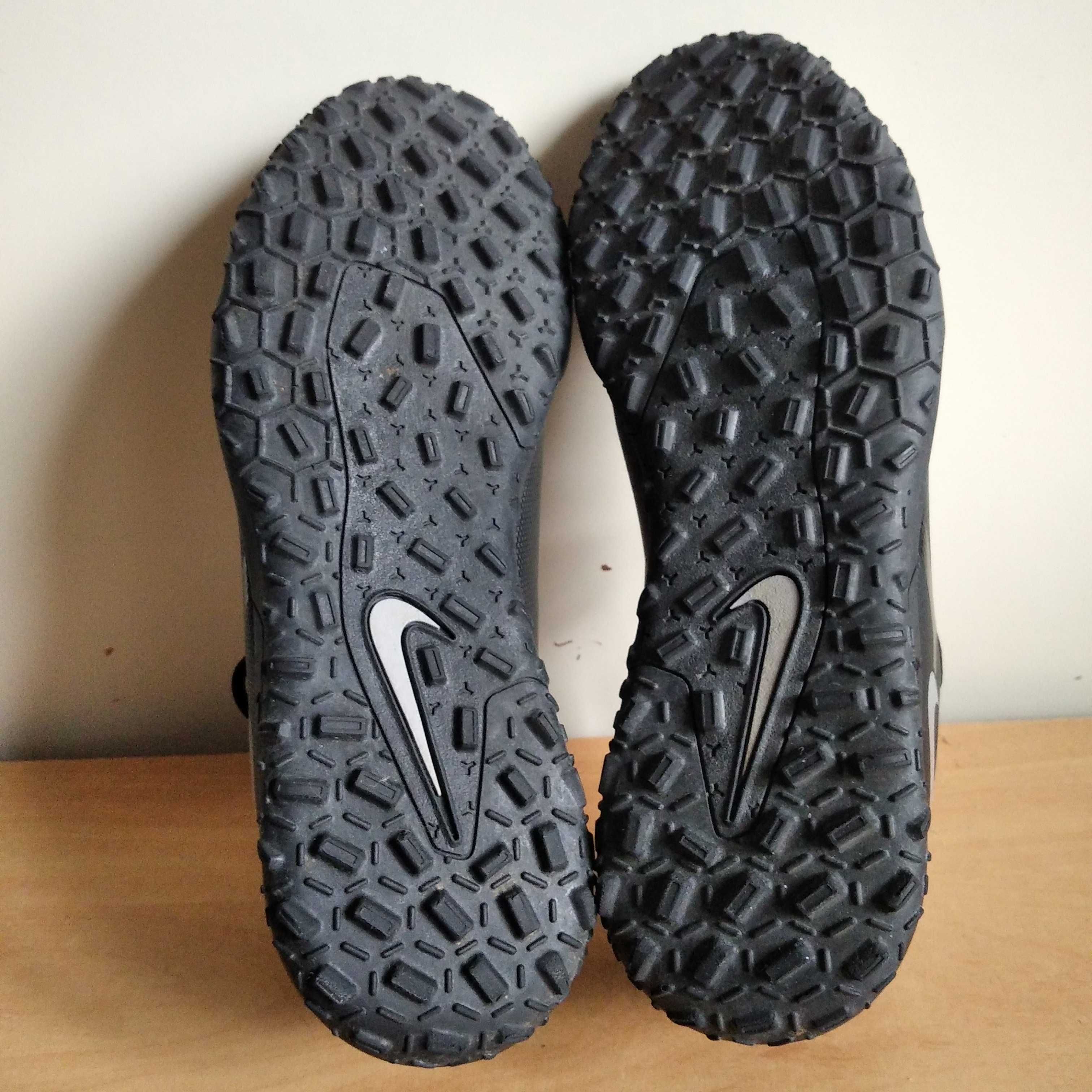 Buty piłkarskie turfy NIKE Phantom Gt 2 Club tf roz eu-38