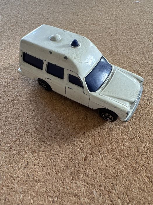 Mercedes Ambulans Corgi resorak