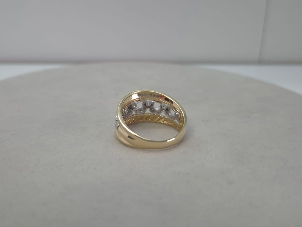 Złoty pierścionek duży masywny z dodatkiem białego złota