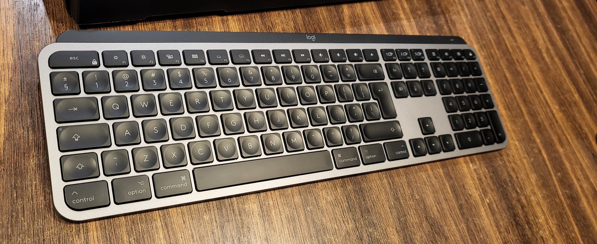 Podświetlana klawiatura Logitech MX Keys bezprzewodowa bluetooth