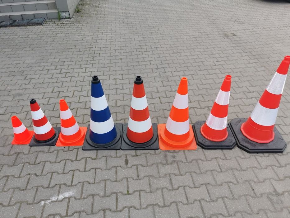 Pachołek drogowy odblaskowy z ciężką gumową podstawą U-23a - 100 cm