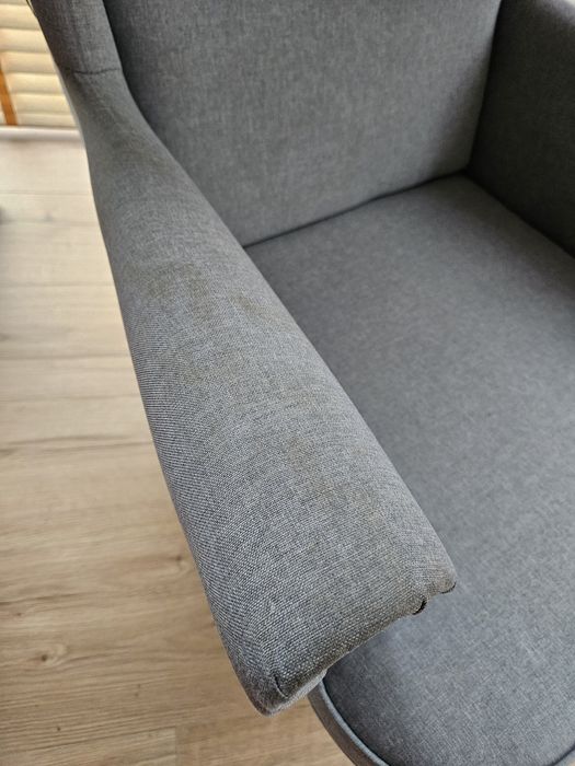 Fotel uszak z podnóżkiem szary, do karmienia