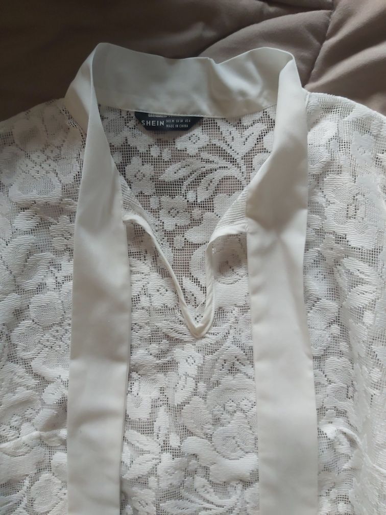 Blusa branca em renda nova 38