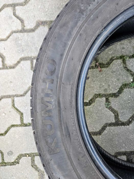 Opony Kumho 225 / 60 / 17 - wysokość bieżnika 7,5-8mm - jak nowe