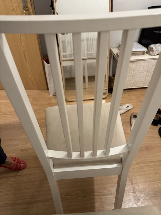 Vendo conjunto de 4 cadeiras para mesa de jantar