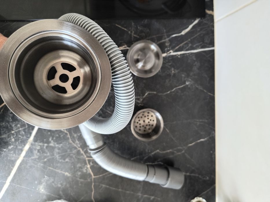 Сифон до мийки новий