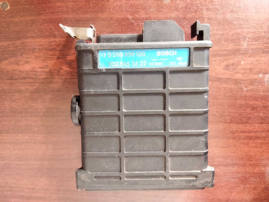 Блок управления двигателя MERCEDES W201 190E BOSCH 0280800100.