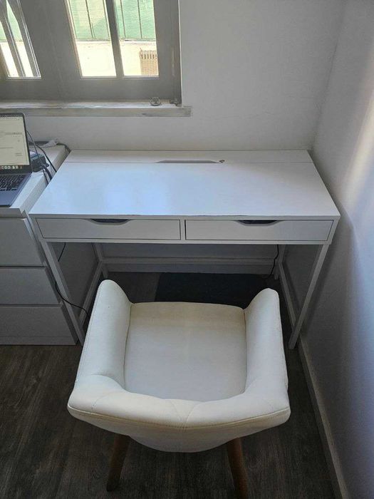 cadeira e mesa da Ikea