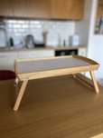 Ikea Djura drewniana tacka stolik do śniadań i pracy w łóżku