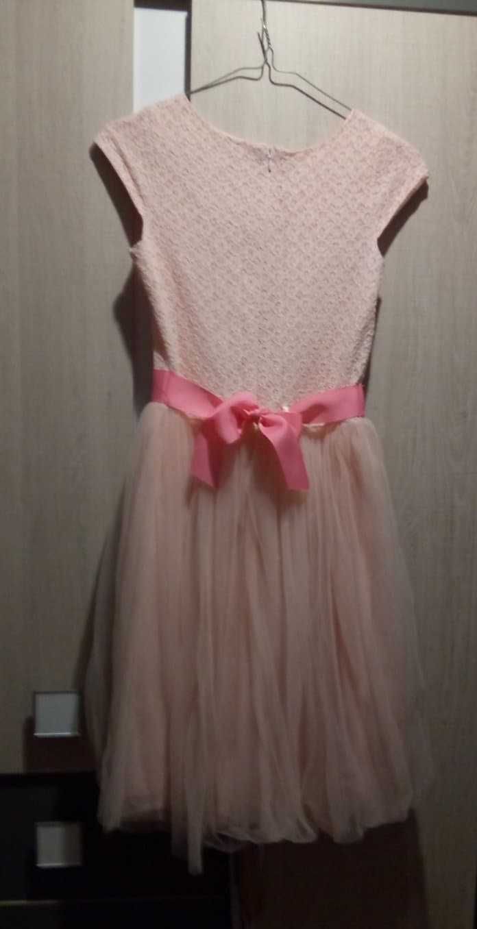 Sukienka Różowa rozmiar 158 Cena do negocjacji