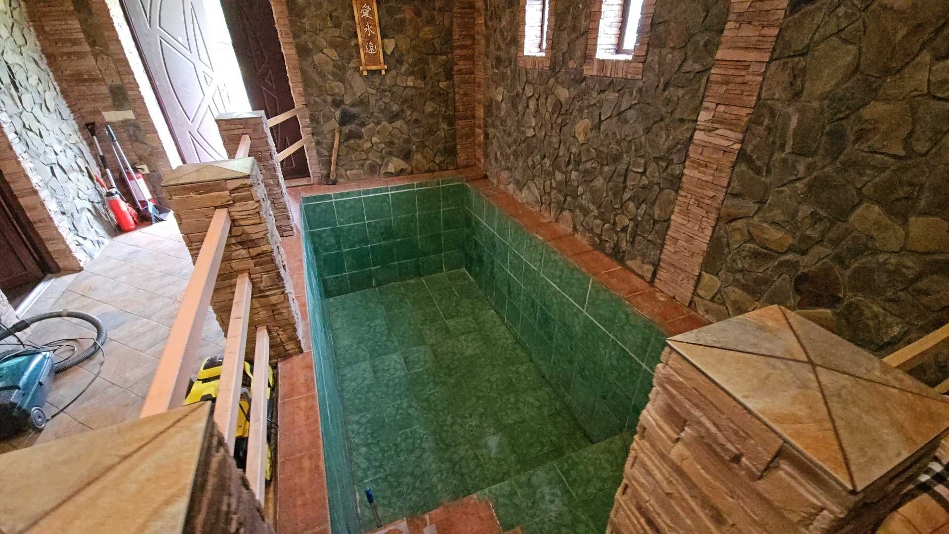 Цікавий будинок в селі Сулимівка - з басейном. Є ВІДЕООГЛЯД.