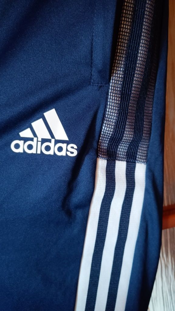 Adidas Aeroready  Męskie spodenki sportowe z nogawką do kolan, XL