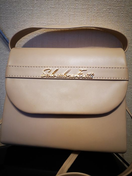 Nowa torebka Salvadore Feretti