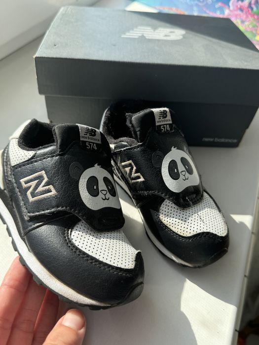 Кросівки чорні з білим панда new balance