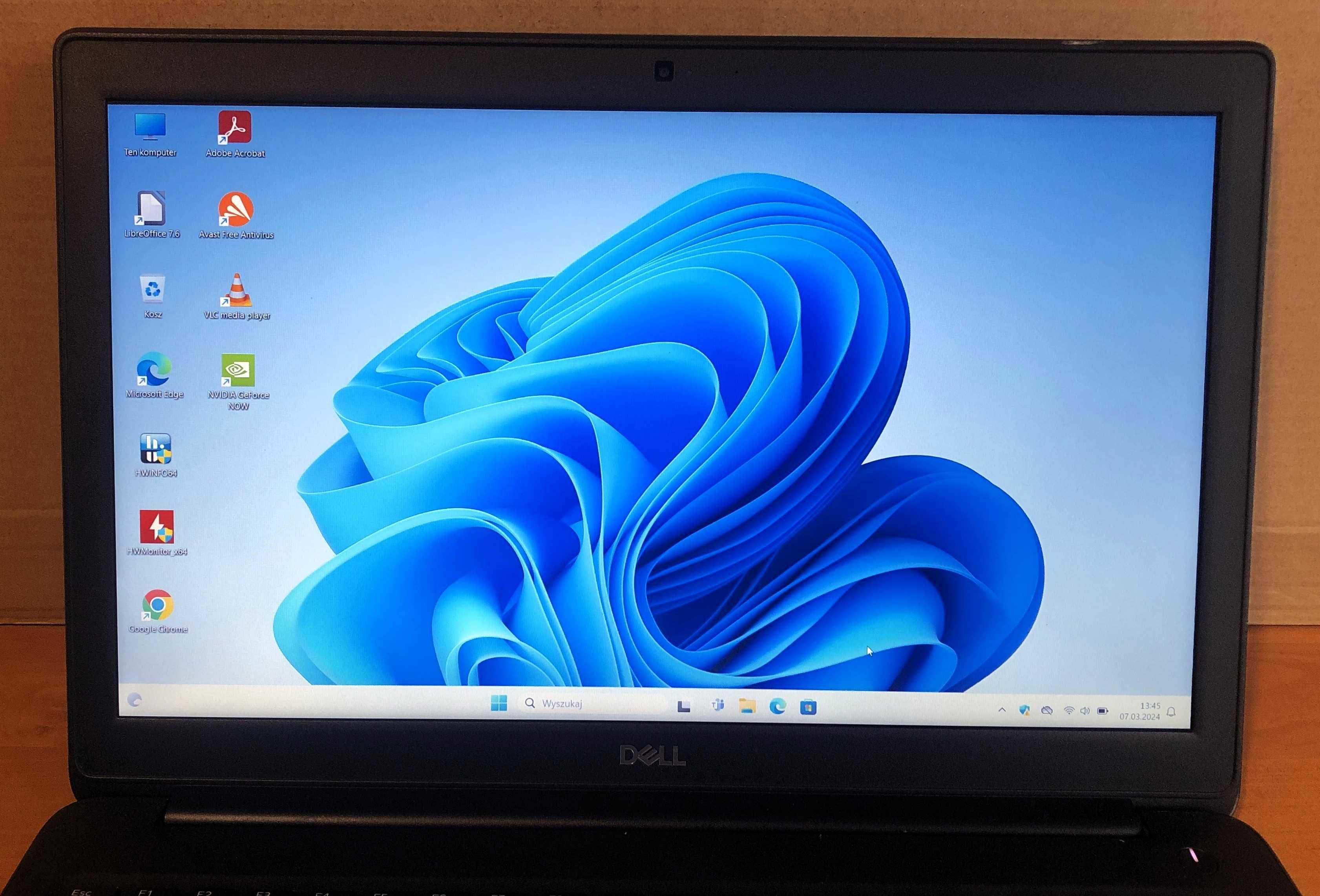 Laptop DELL 3500 15,6" Intel® Core™ i7-8th 16GB 256GB SSD USB-C Win11