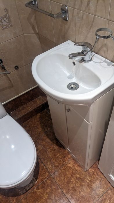 Szafka umywalka z baterią