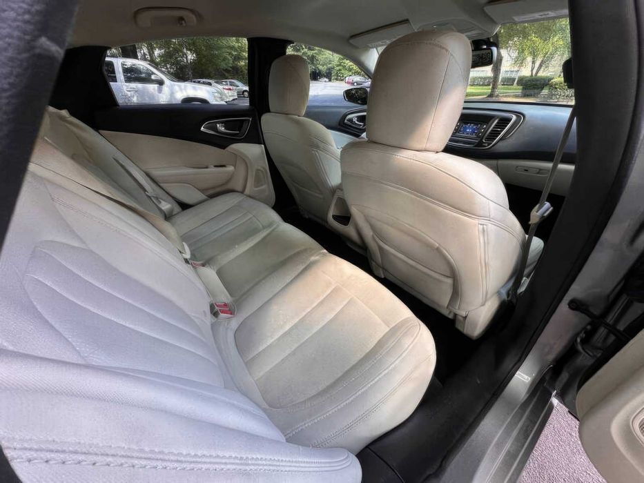 Chrysler 200 Limited      2016