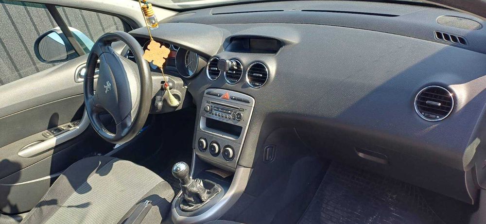 Автомобіль PEUGEOT 308 SW