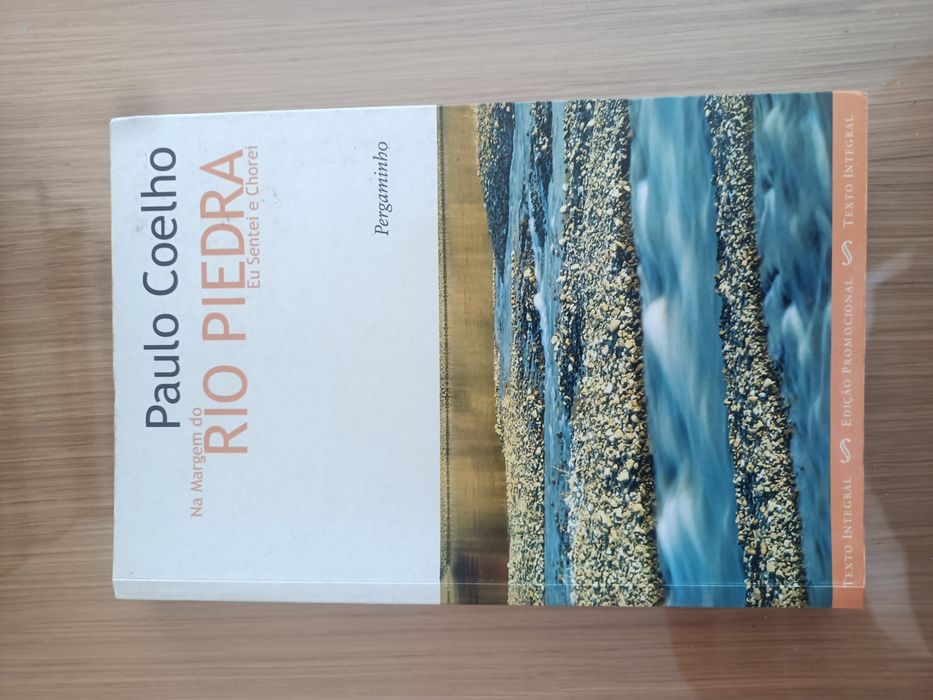 Vendo livro Rio Piedra de Paulo Coelho