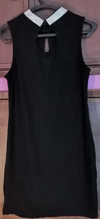 Vestido curto preto com faixa brilhante