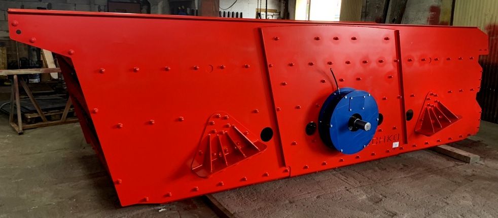 Przesiewacz trzypokładowy „na mokro” typu: PB-3x9/M19 (1,7x5)