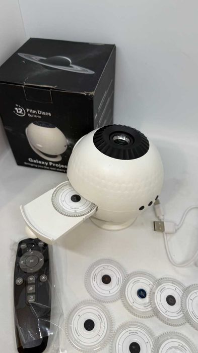 Проектор зоряного неба домашній планетарій світильник светильник на 12