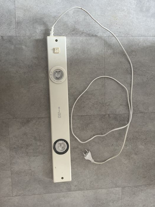 Lampa podblatowa kuchenna używana