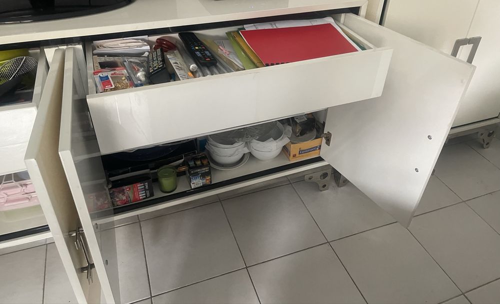 Moveis e espelos de sala