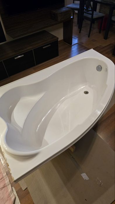 Акрилова ванна кутова