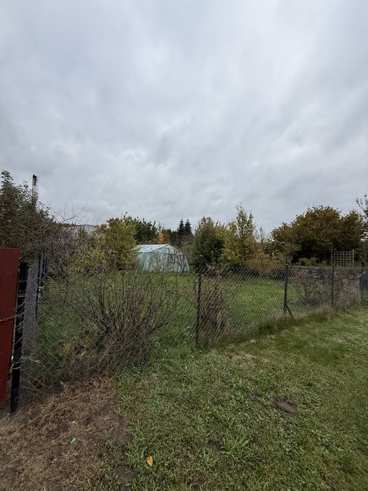 Działka budowlana - rekreacyjna / piękne nasadzenia  Księga wieczysta