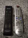 Dois comandos para TV