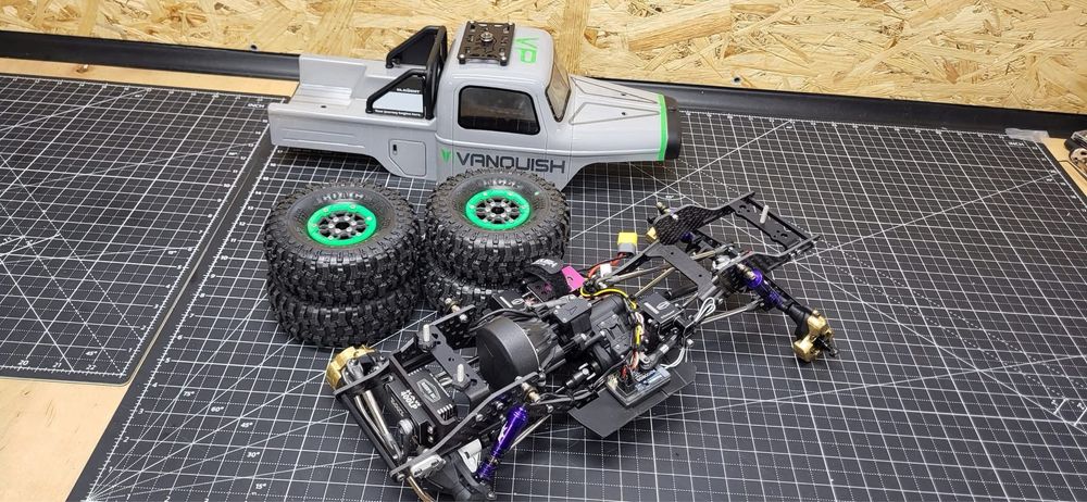 Vanquish model zawodniczy nie traxxas axial element enduro