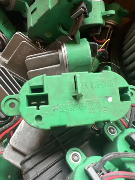 Резистор  вентилятор пічки 52492365 еспейс 4 espace 4