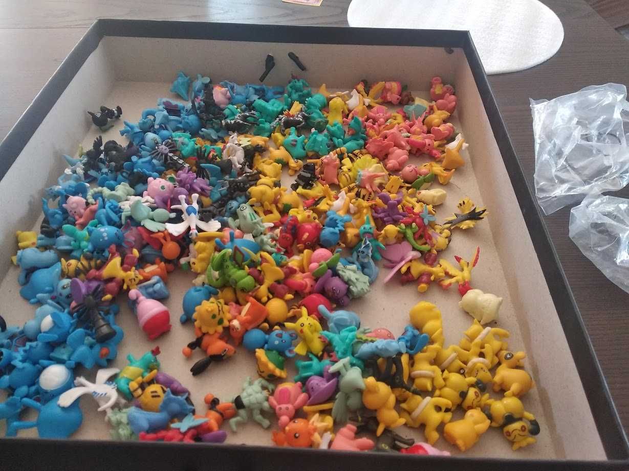 Pokémon figuras tamanho pequeno