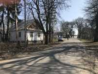 Садиба з хатою та городом