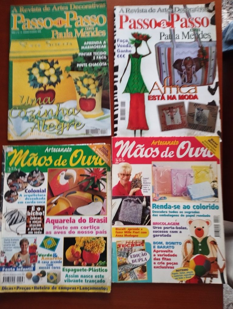 Várias revistas de crochê e pintura em tecido