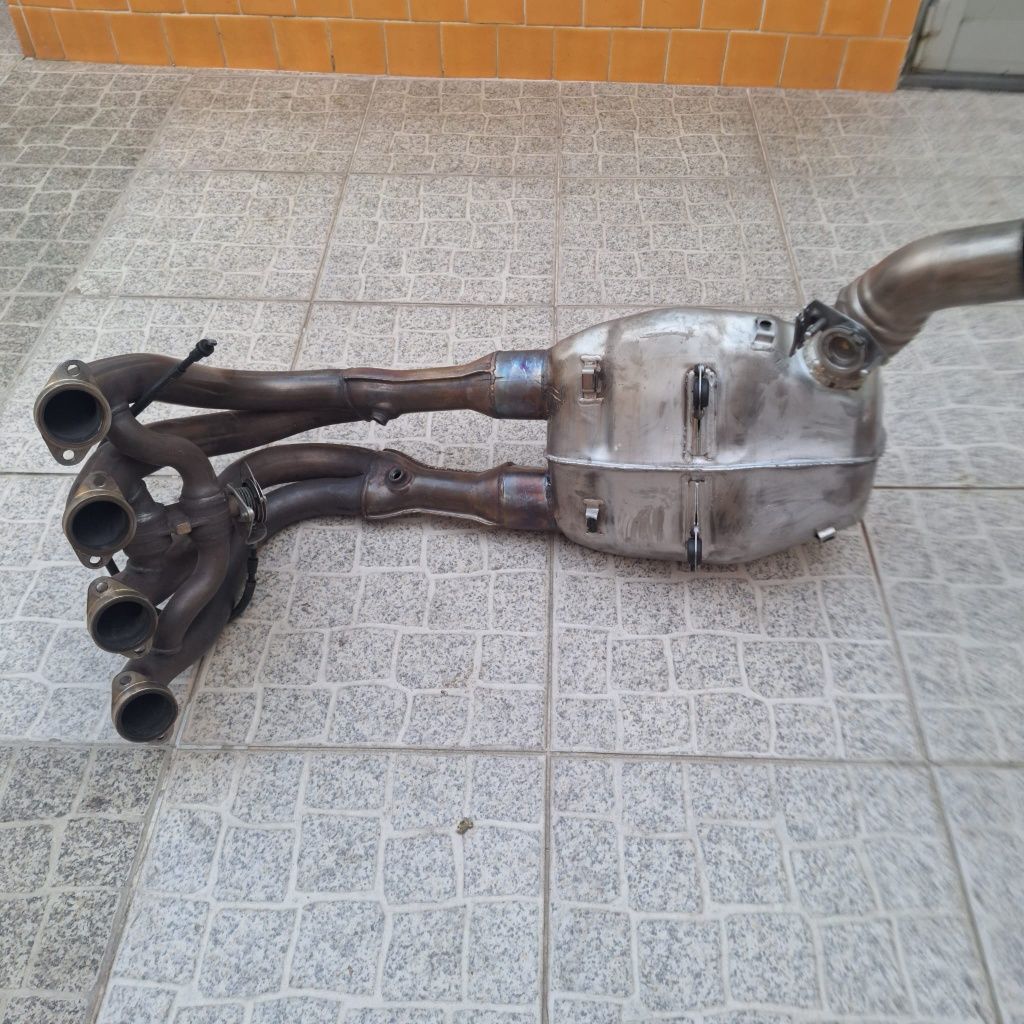 Linha de escape original s1000rr