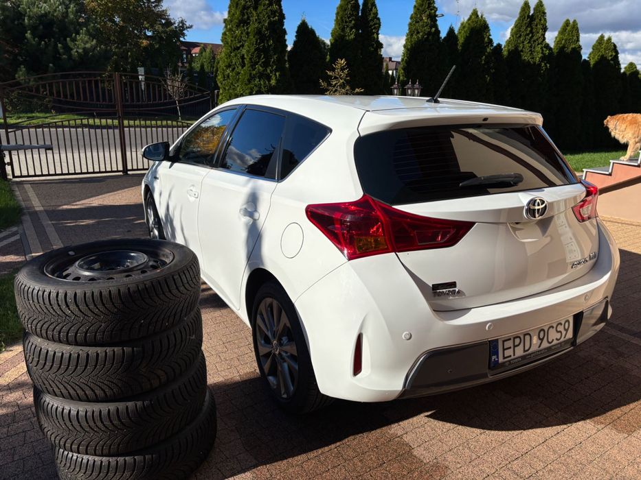 TOYOTA AURIS 1.8 HSD Prestige Navi - Parktronic