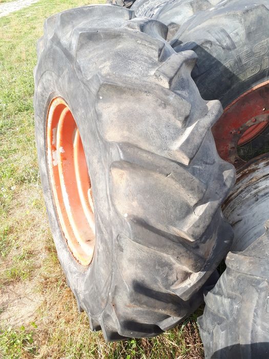 Zamiennik opon kół 23.1 R - 26 (18.4-30) 18.4/15-30 koła opony kombajn