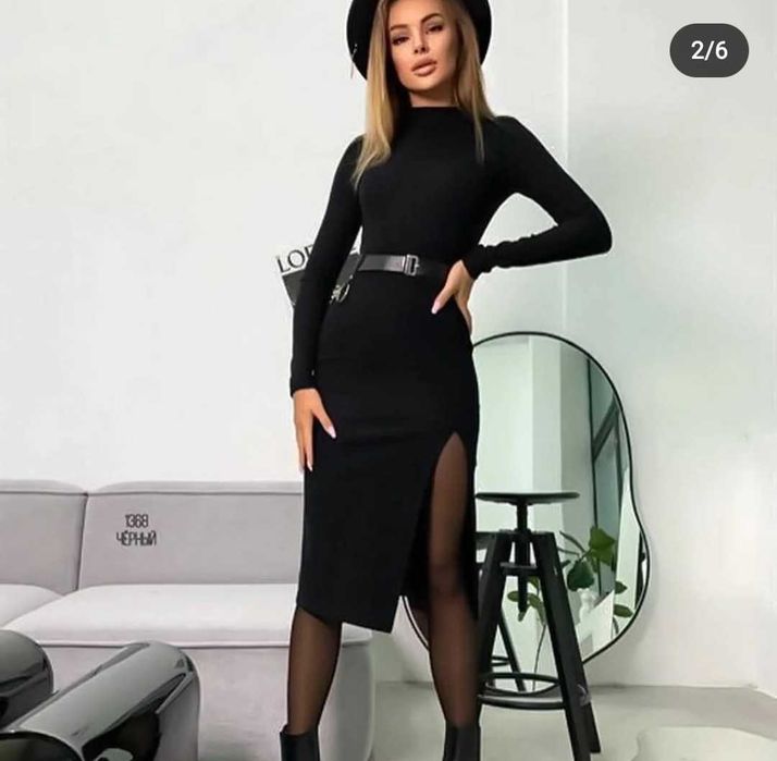 Шикарне плаття з розрізом