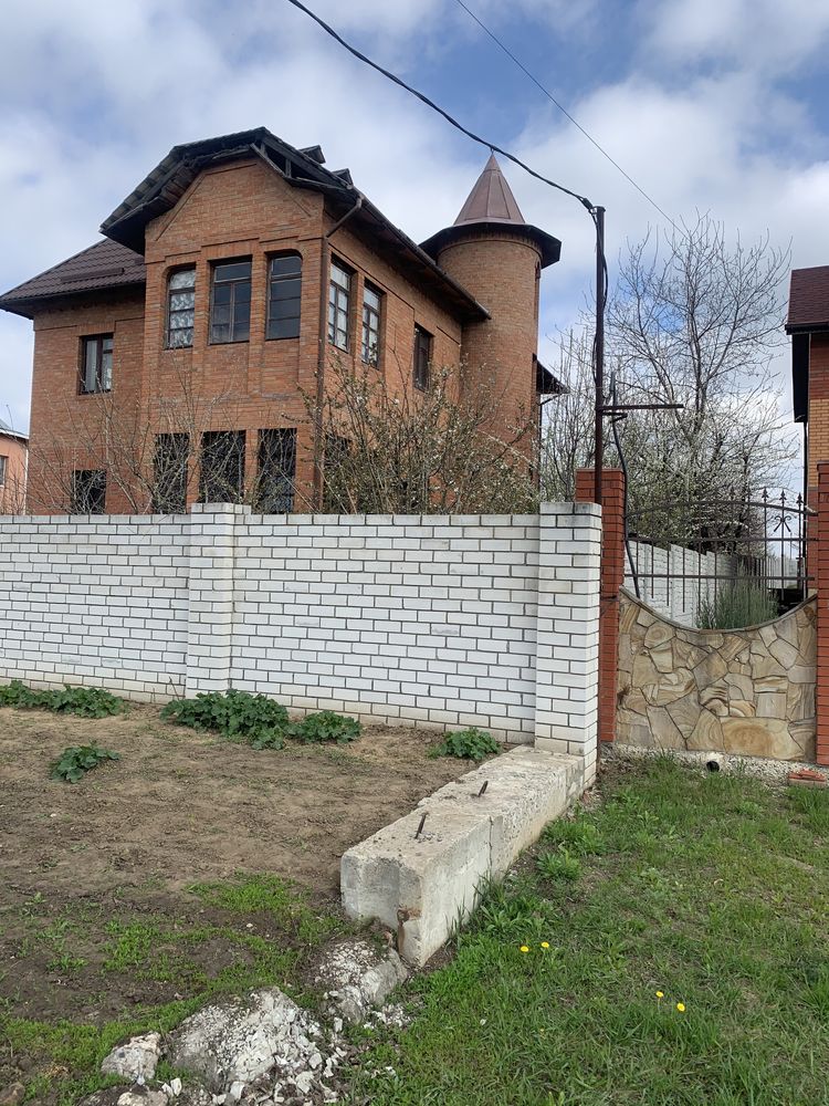 Продам или обменяю  дом на квартиру в Харькове