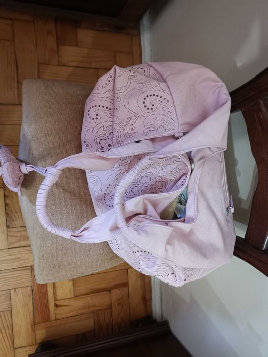 Mala cor de rosa nunca utilizada