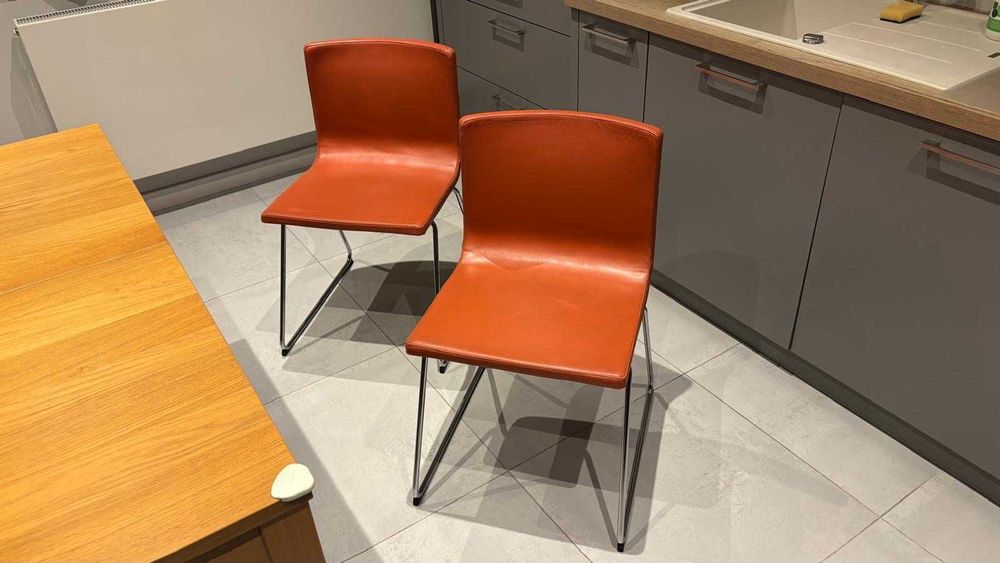 Krzesła Ikea Bernhard (skóra) 4 szt - cena od szt. 150 zł
