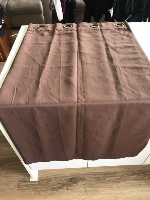 Várias cortinas (verdes, pretas, bege, cinza, castanhas, amarelas)