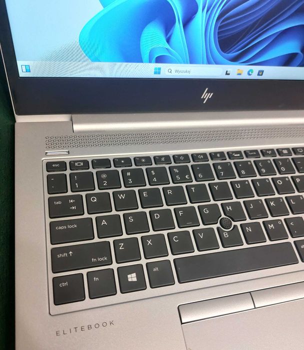 HP Elitebook i5-8350U, 1,7GHz, 8 GB RAM, Windows 11 Pro, gratisy