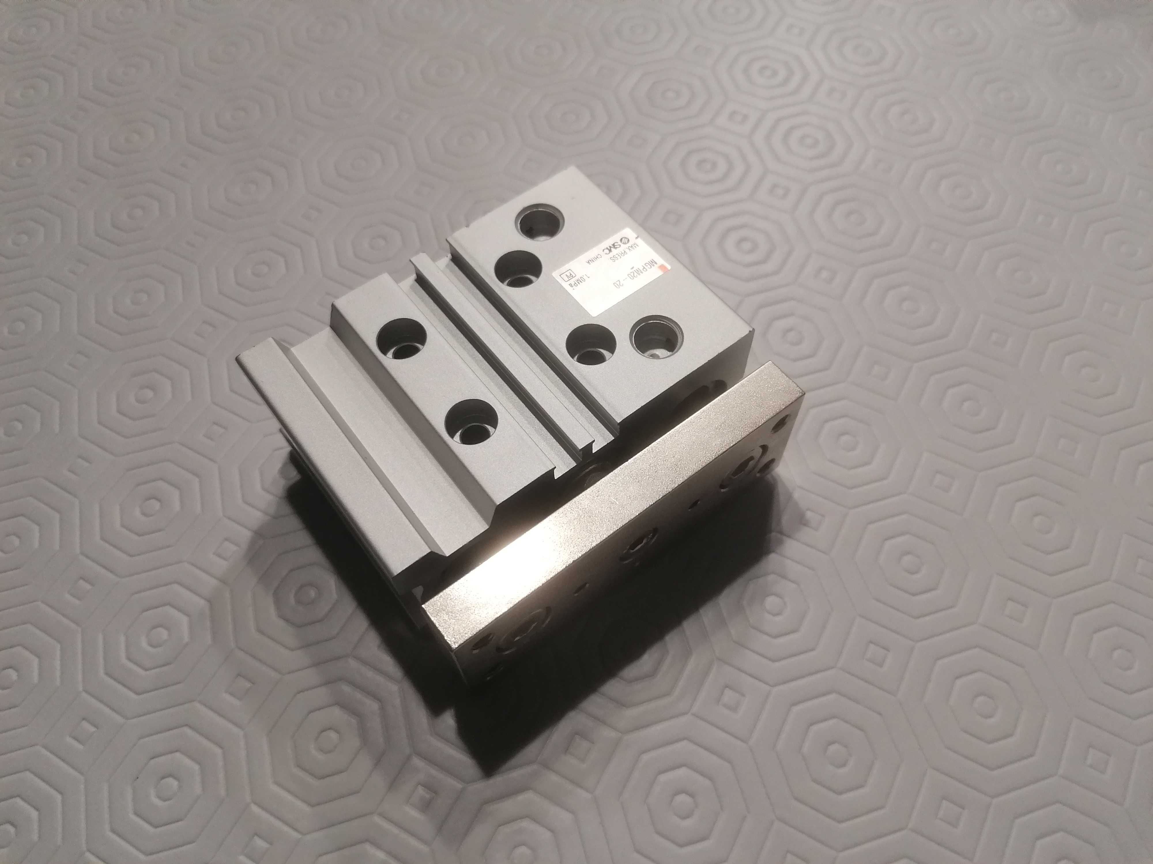 Cilindro NOVO SMC MGPM20-20 20mm