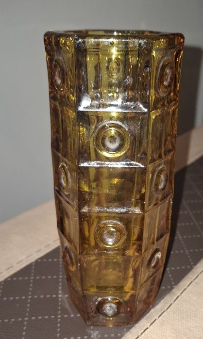 Unikatowy, miodowy piekny wazon heksagonalny Ząbkowice  PRL