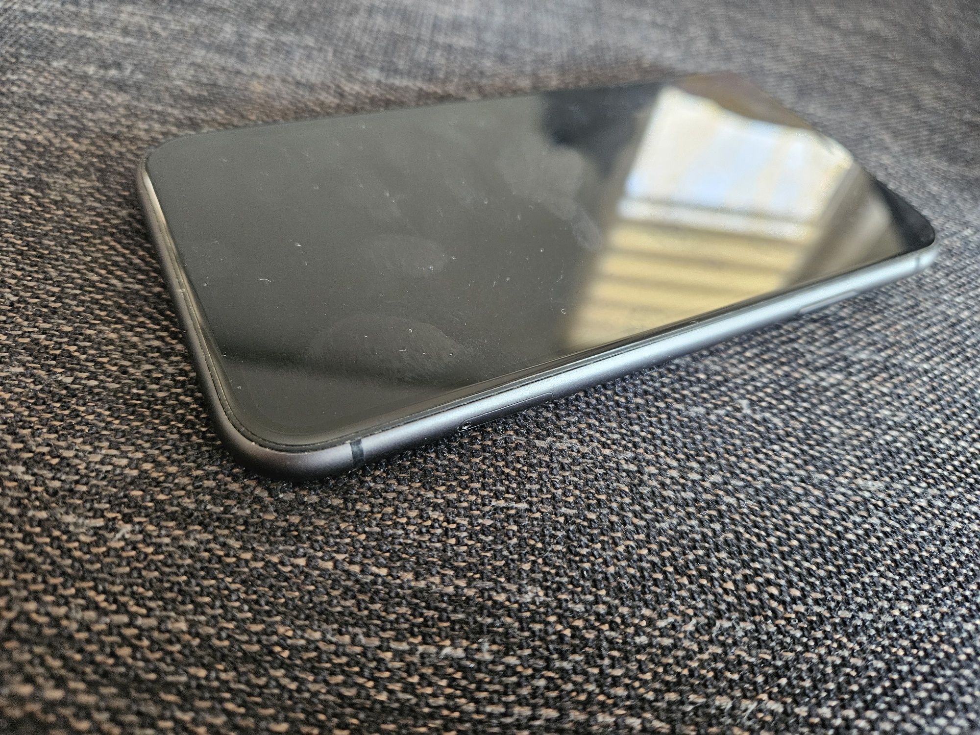 Iphone 11 black W-wa